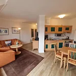 Klassik Appartement mit 1 Schlafzimmer und Balkon im Dachgeschoss 172