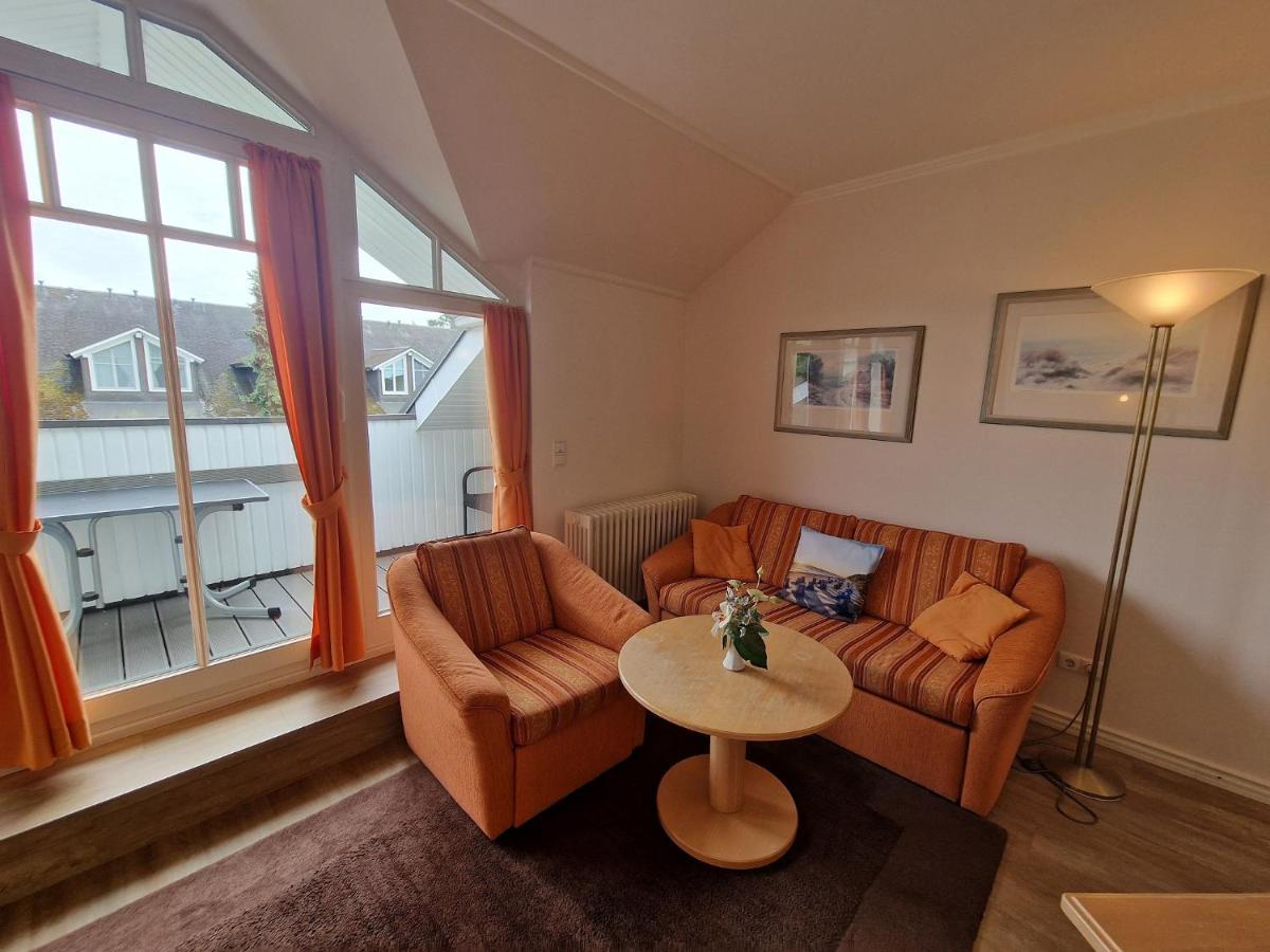 Klassik Mit 1 Schlafzimmer Und Balkon Im Dachgeschoss 172 Apartment *